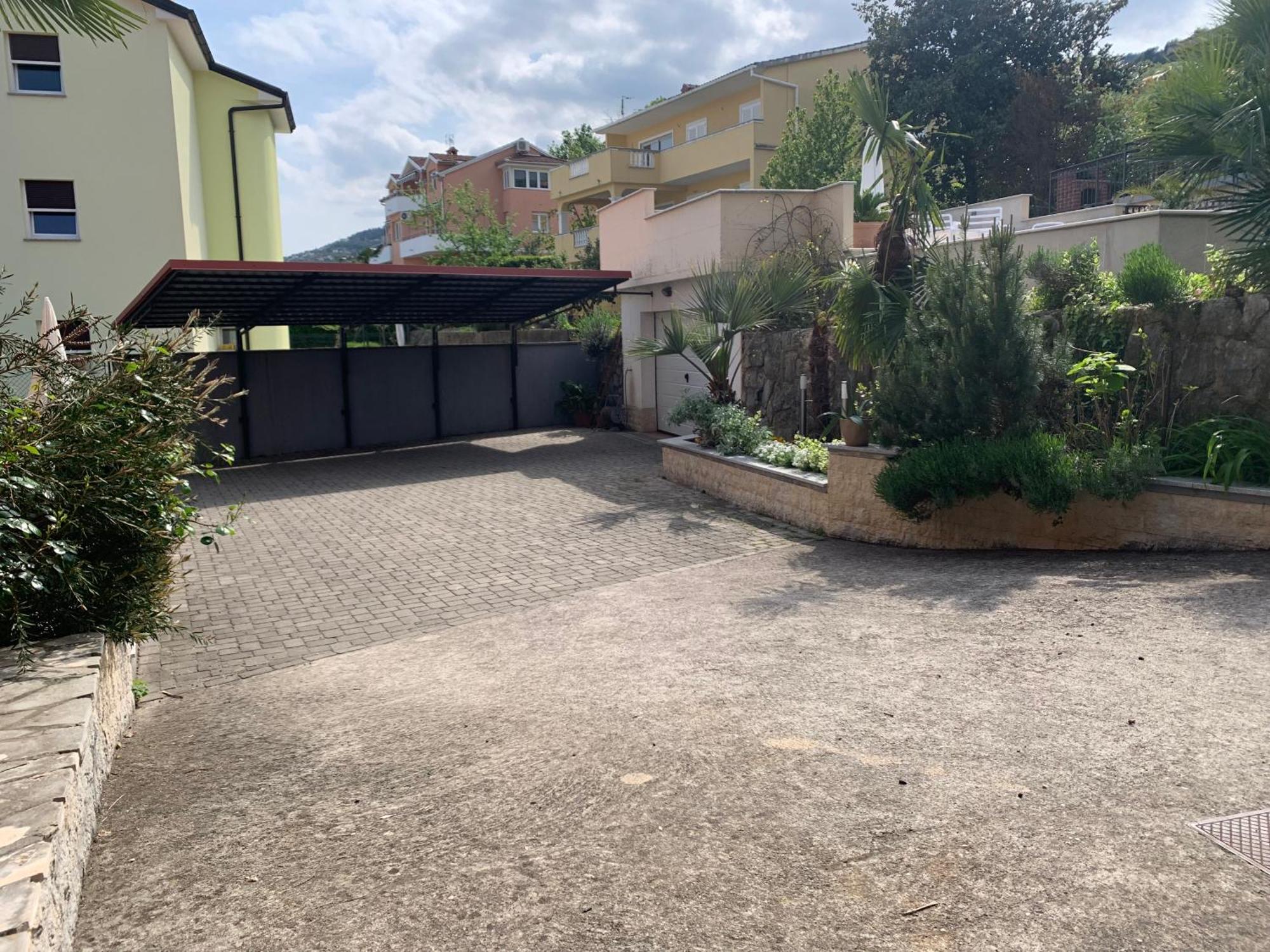 Grand Pool Apartment Ika-אופטיה מראה חיצוני תמונה